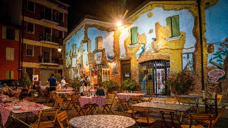 What to visit within 1 hour from Bologna