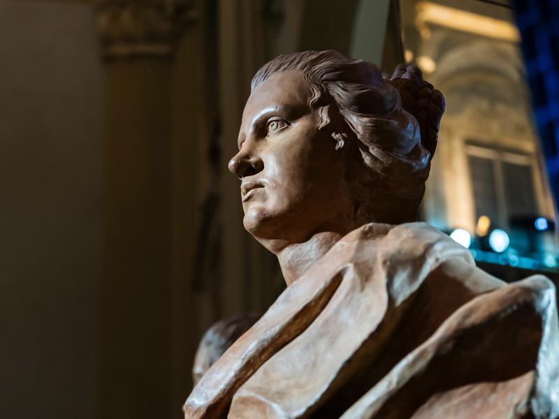 busto sala della cultura palazzo pepoli
