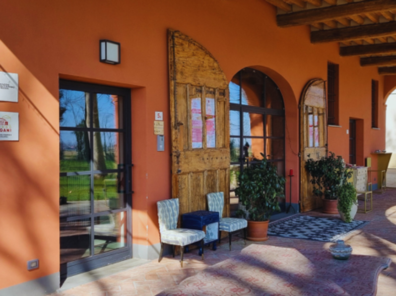 Ingresso su portico