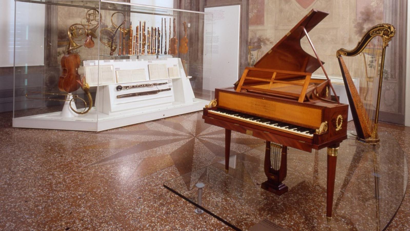 Pianoforte e arpa nel Museo della musica