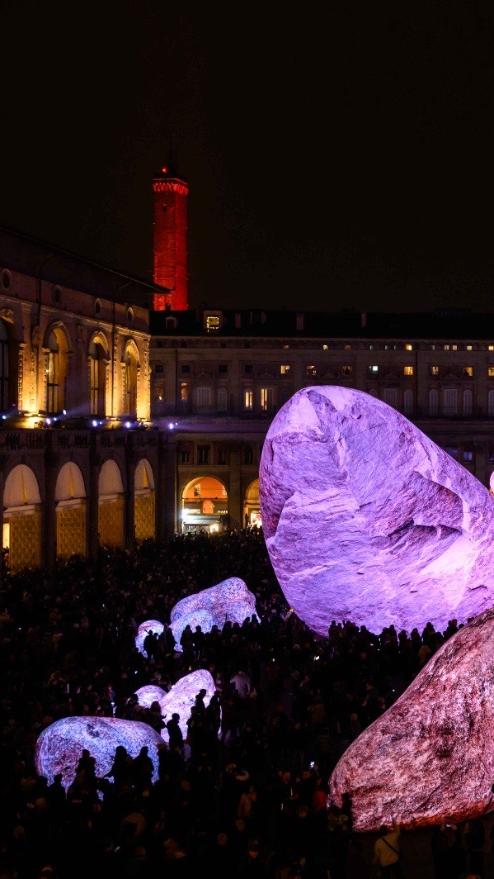 Installazione Iwagumi in Piazza Maggiore - Foto di G.Bianchi per Comune di Bologna