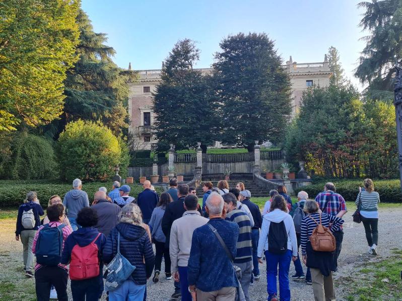 Trekking urbano - visita in esterno