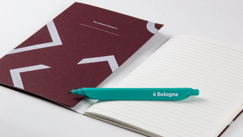 Notebook + Clipen pen is Bologna