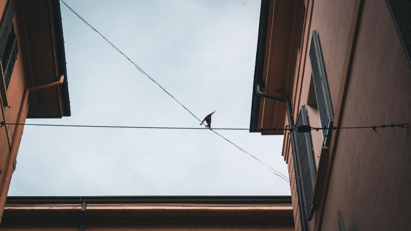 Slackline Bolo gets high