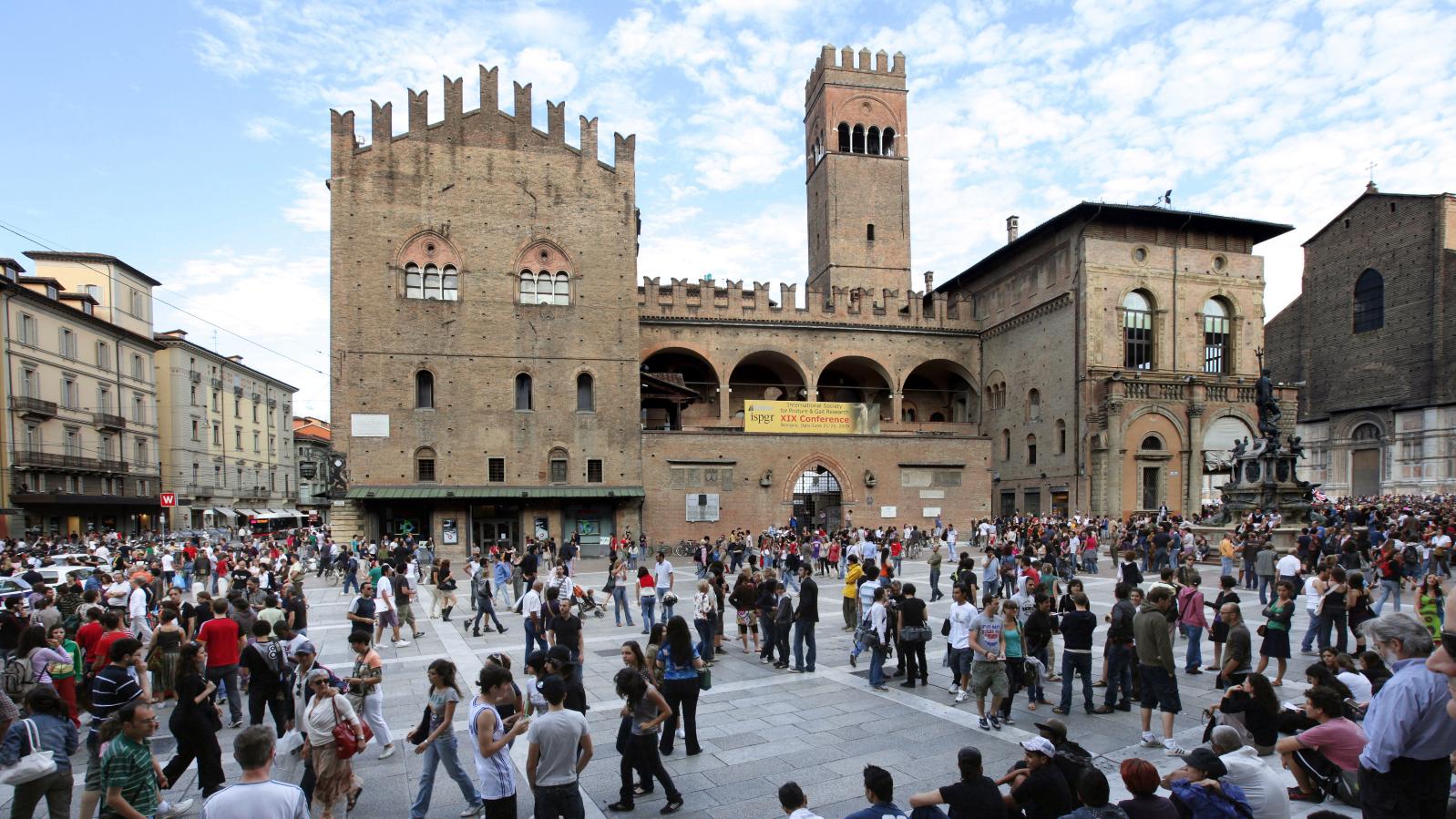 Piazza Nettuno e Palazzo Re Enzo