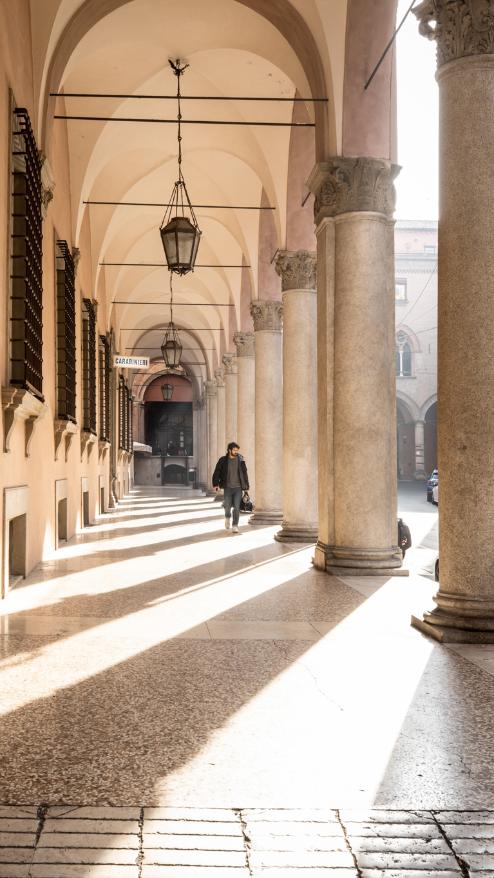 Via Galliera, Bologna. Foto di Lorenzo Burlando