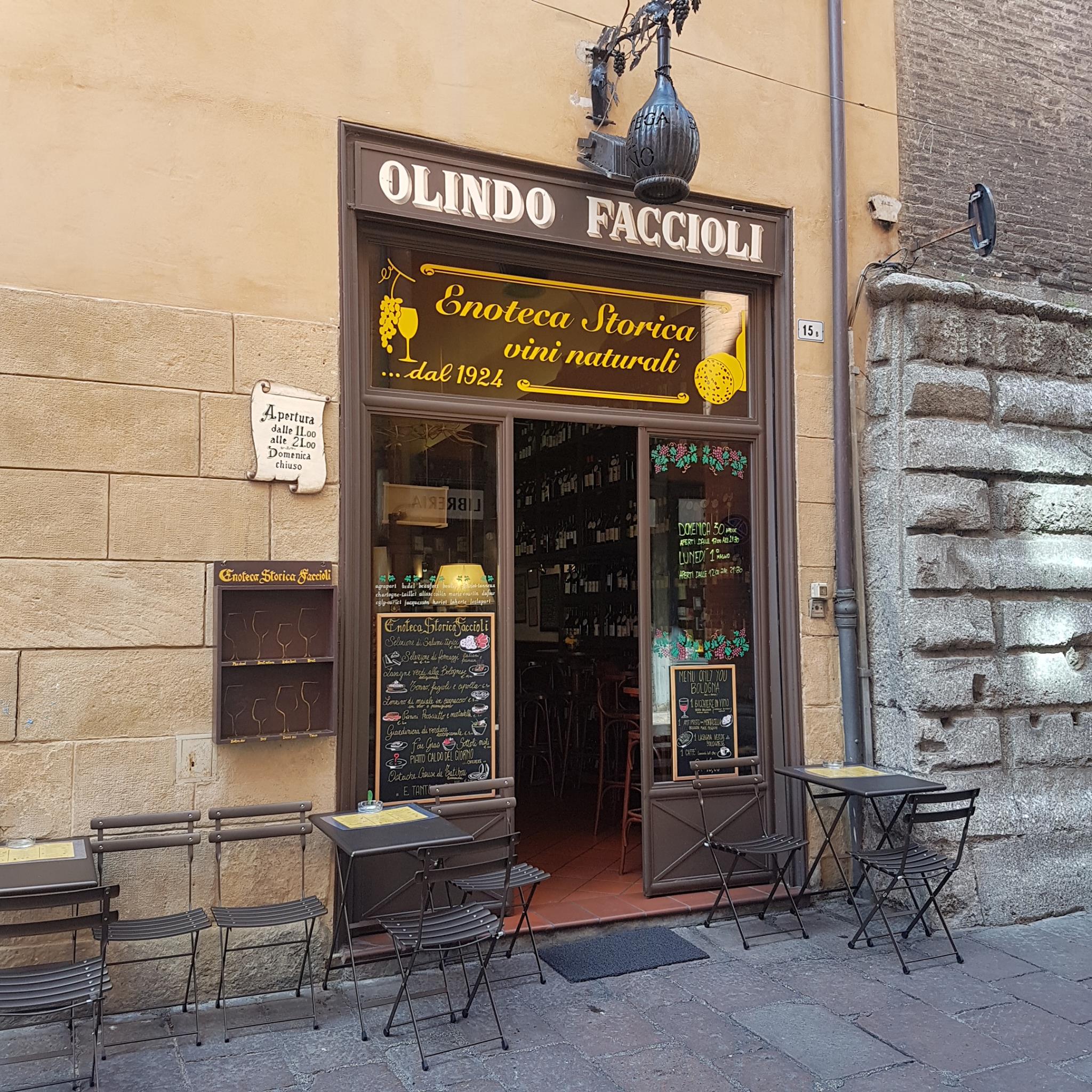 Enoteca storica Faccioli Bologna