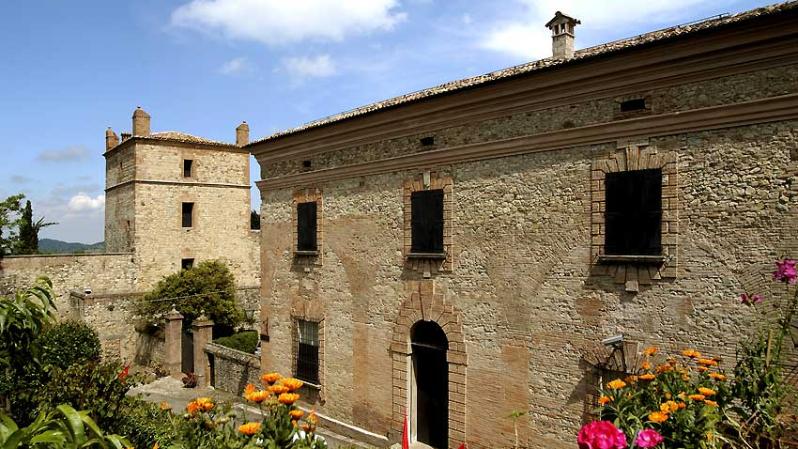 Borgo fortificato di Castello di Serravalle