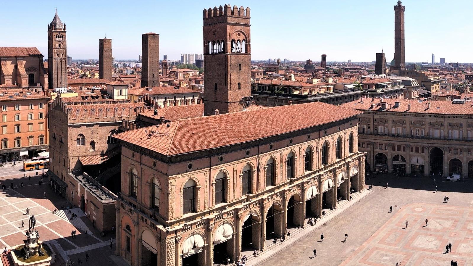 Palazzo del Podestà, Re Enzo, Torre dell'Arengo, Bologna