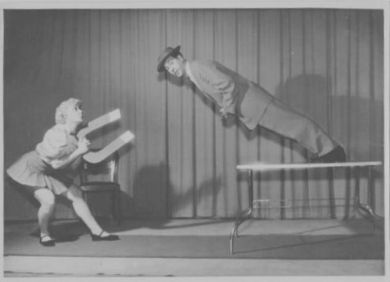 In Equilibrio - Acrobati, Giocolieri, Saltimbanchi tra Circo e Varietà in Europa 1930 - 1960