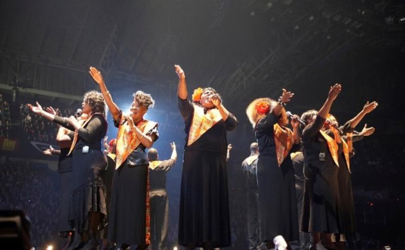 Harlem Gospel Choir sings their best hits