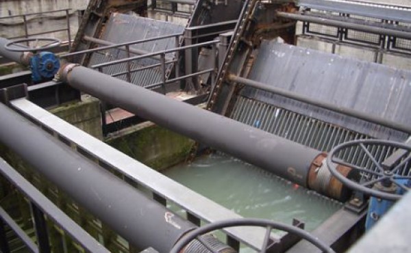 via riva reno, grata