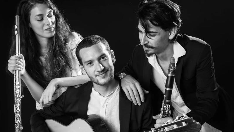 Helianthus Trio | Classica in sneakers Helianthus Trio | Classica in sneakers