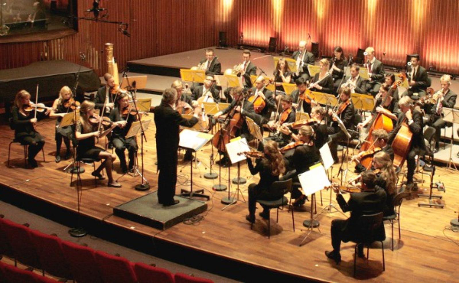 OMAGGIO A BERIO V - Kammerorchester Hannover, Hans-Christian Euler, Juri Schmahl