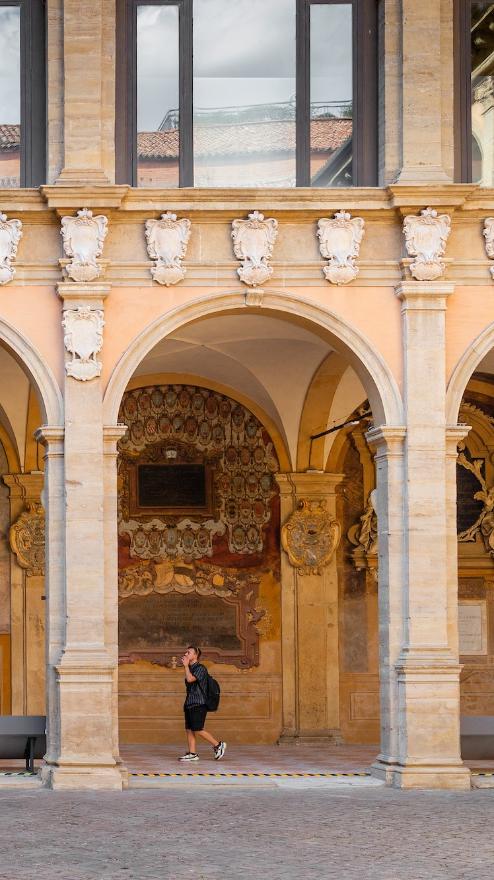 Passeggiando sotto ai Portici UNESCO di Bologna