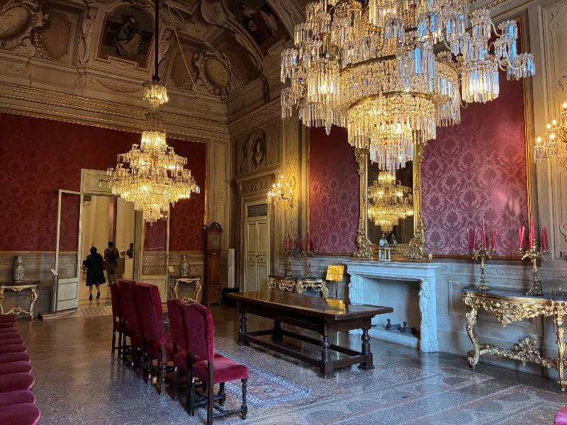 Sala Rossa, Palazzo d'Accursio Bologna Sala Rossa, Palazzo d'Accursio Bologna