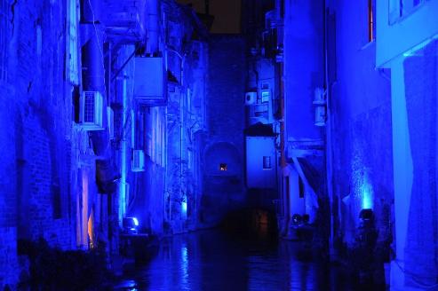 Notte blu: le acque e molto altro
