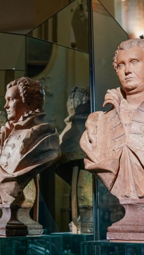 Busto orizzontale sala della cultura palazzo pepoli