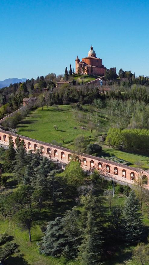 Il portico UNESCO più lungo del mondo del Santuario di San Luca ©Wildlab per BW