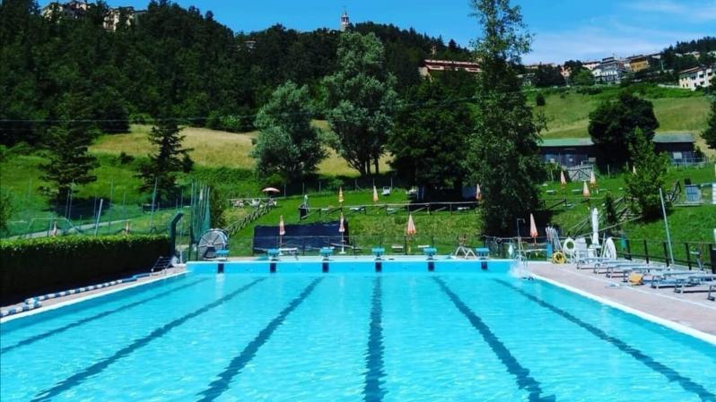 Monghidoro Swimming Pool