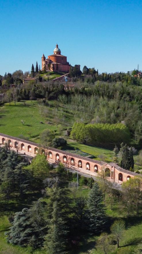 Il portico UNESCO più lungo del mondo del Santuario di San Luca ©Wildlab per BW