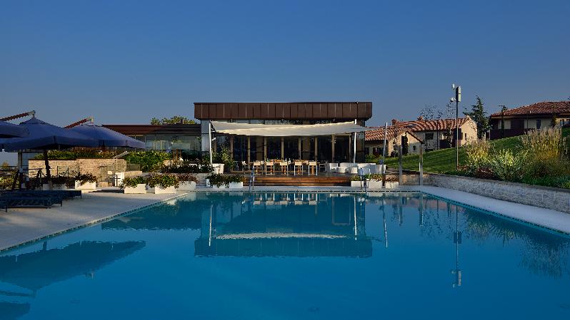 Aurevo Pool Restaurant