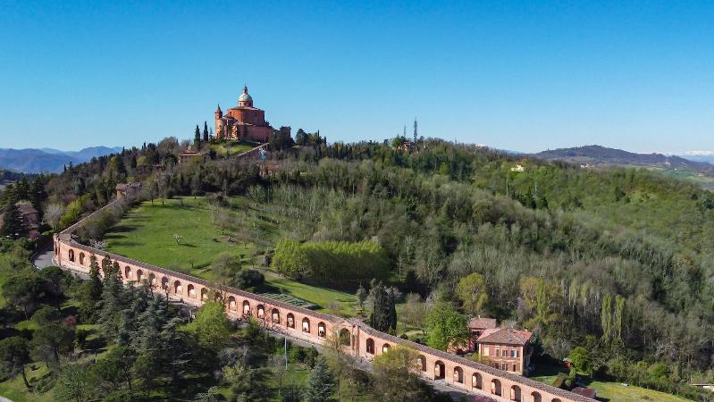 Il portico UNESCO più lungo del mondo del Santuario di San Luca ©Wildlab per BW