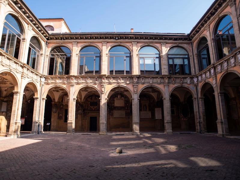 Archiginnasio - Cortile  | Stefano Laddomada - Per gentile concessione della Biblioteca comunale dell'Archiginnasio, Bologna