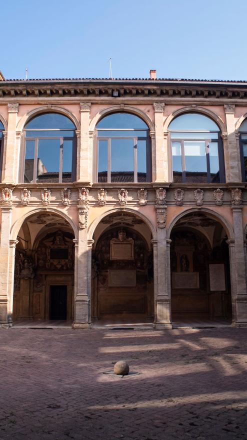 Archiginnasio - Inner Courtyard | Stefano Laddomada - Courtesy of the Biblioteca comunale dell'Archiginnasio, Bologna