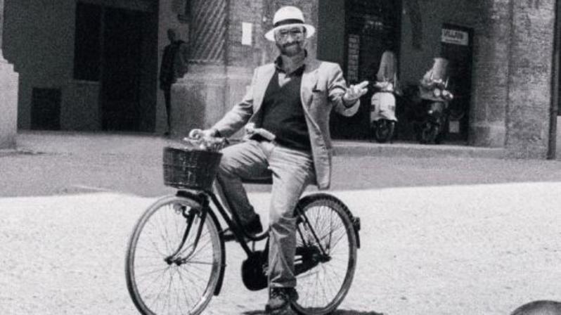 Lucio Dalla in bici/Lucio Dalla by bike